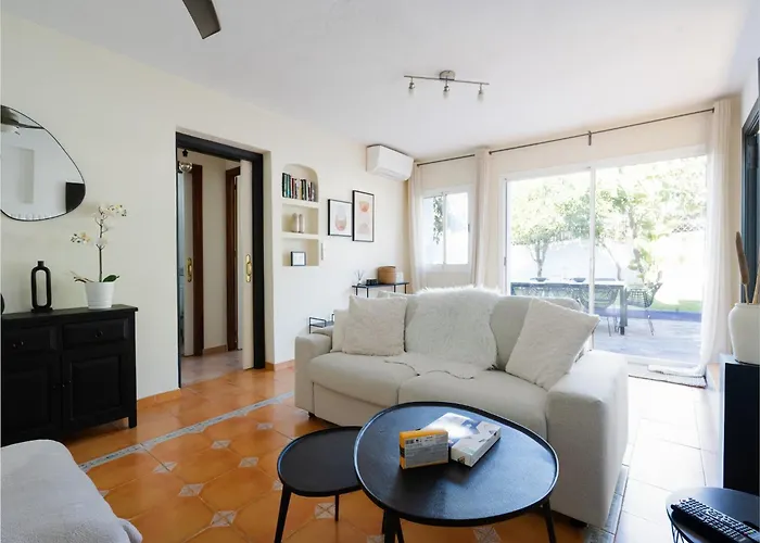 Cosy Near Будинок відпочинку