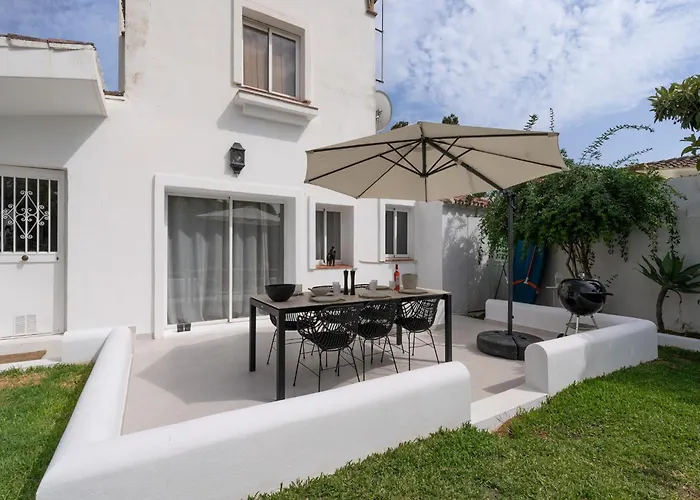 Cosy Near Будинок відпочинку Марбелья